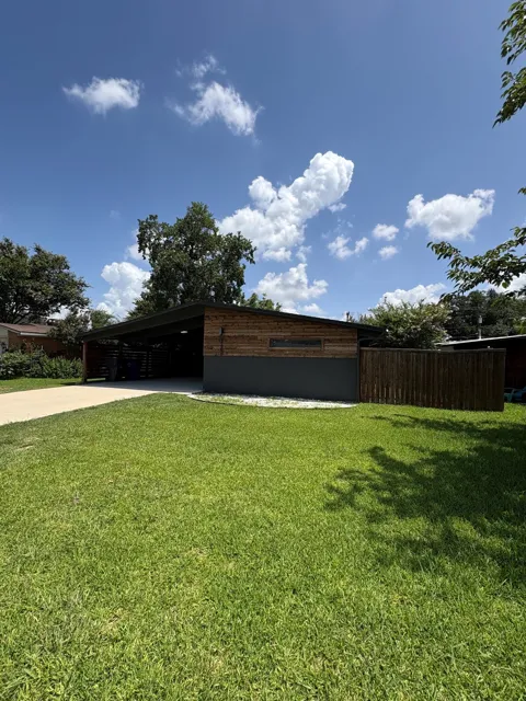 3609 Seguin Drive