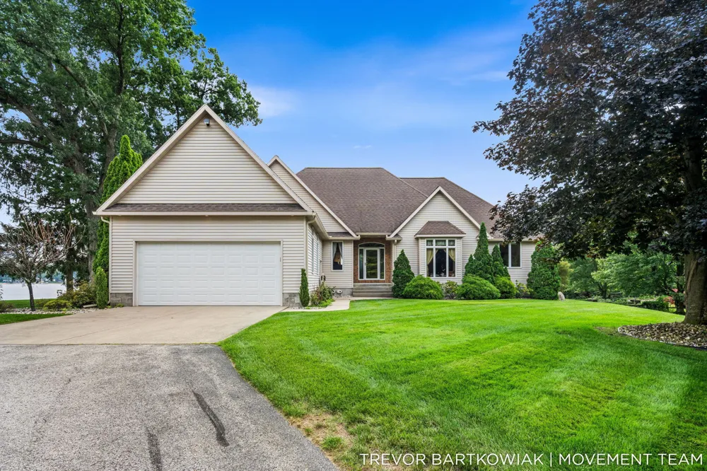 2696 Middle Lake Road Twin Lake, MI 49457