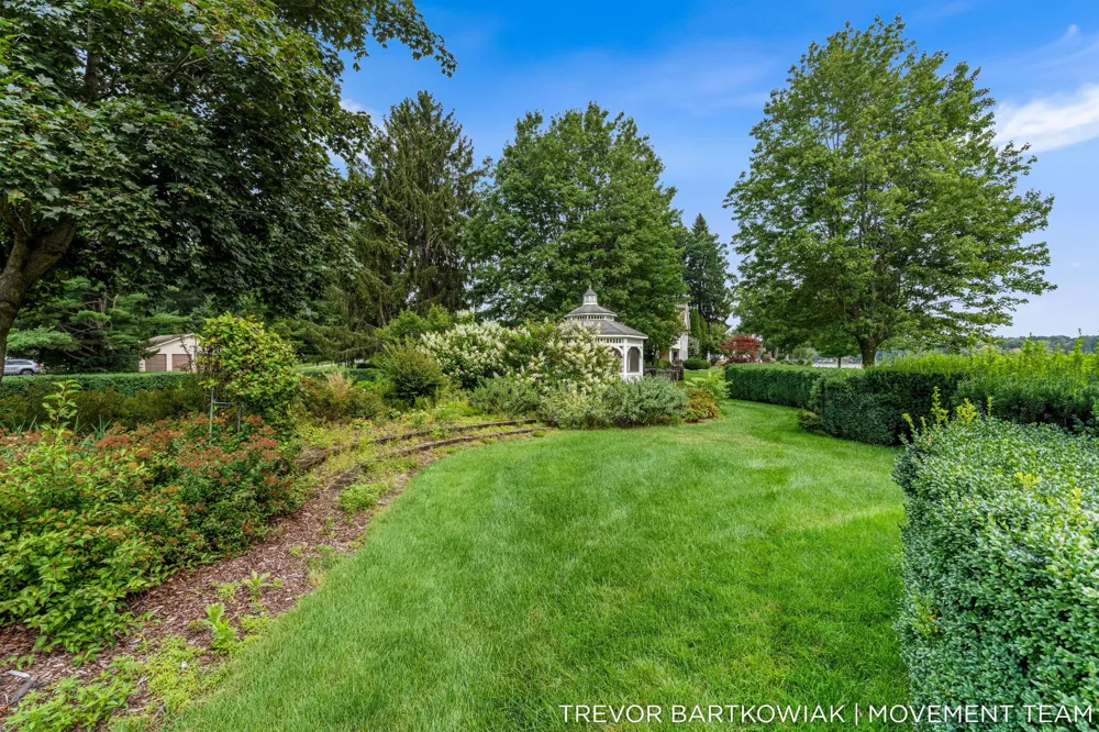 2696 Middle Lake Road Twin Lake, MI 49457
