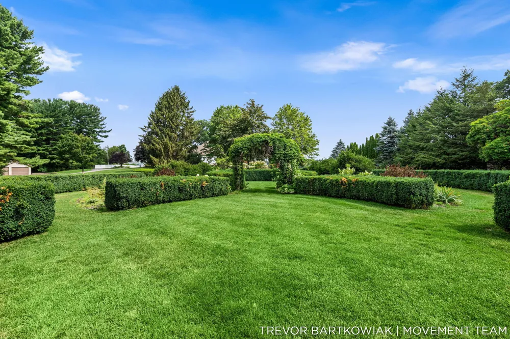 2696 Middle Lake Road Twin Lake, MI 49457