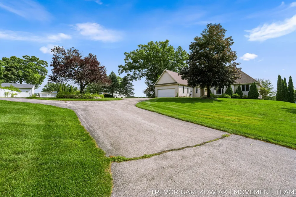 2696 Middle Lake Road Twin Lake, MI 49457