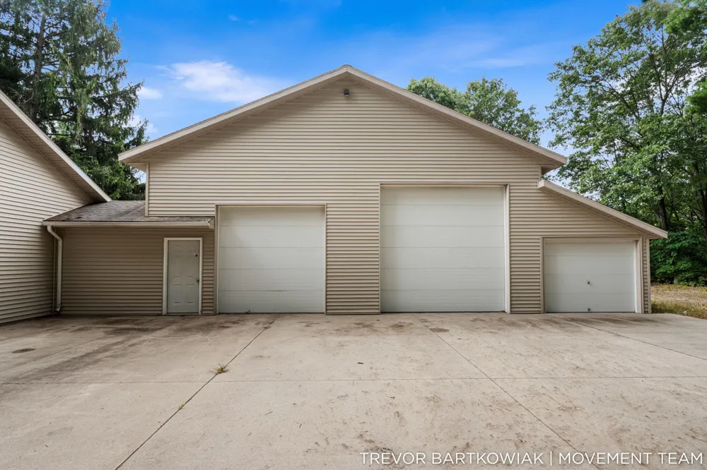 2696 Middle Lake Road Twin Lake, MI 49457