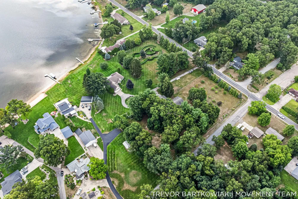 2696 Middle Lake Road Twin Lake, MI 49457