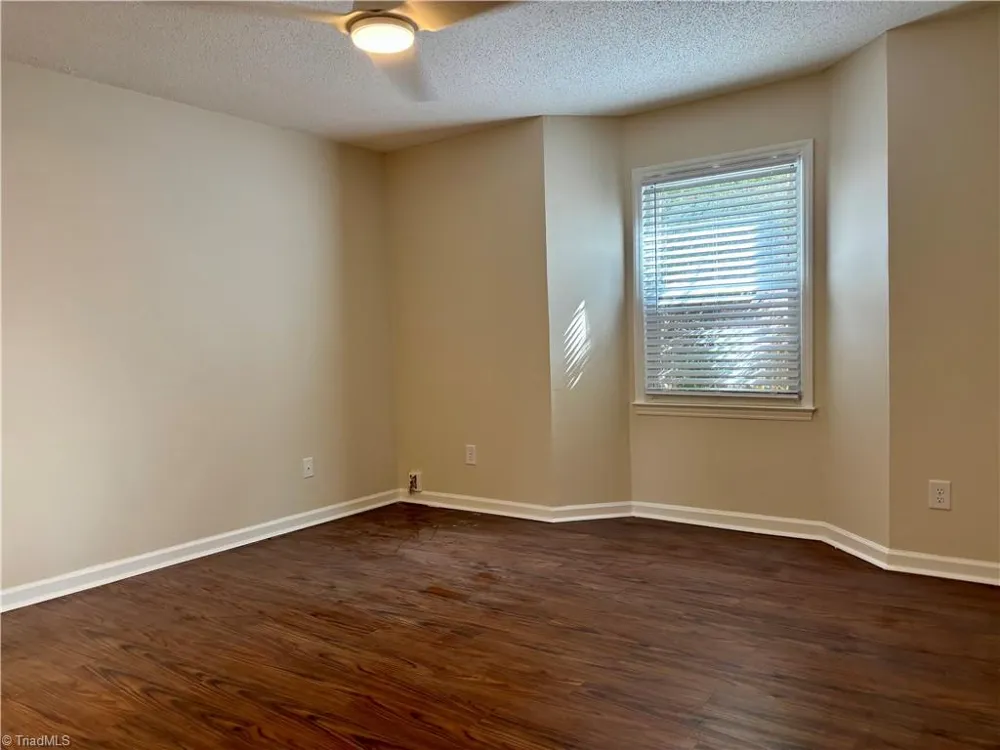 702 Glendale Drive Greensboro, NC 27406