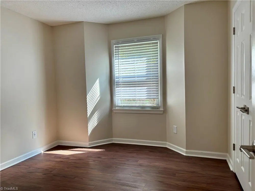 702 Glendale Drive Greensboro, NC 27406