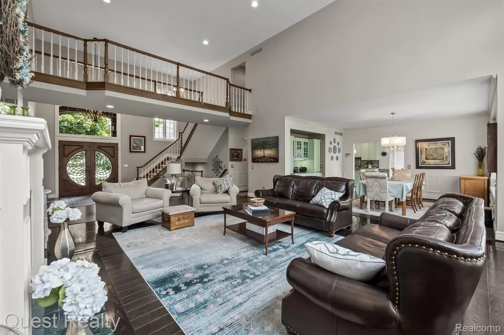 56439 Nickelby S Shelby Charter Township, MI 48316