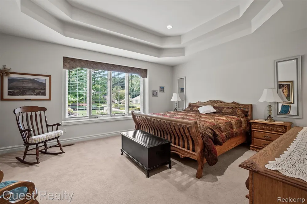 56439 Nickelby S Shelby Charter Township, MI 48316