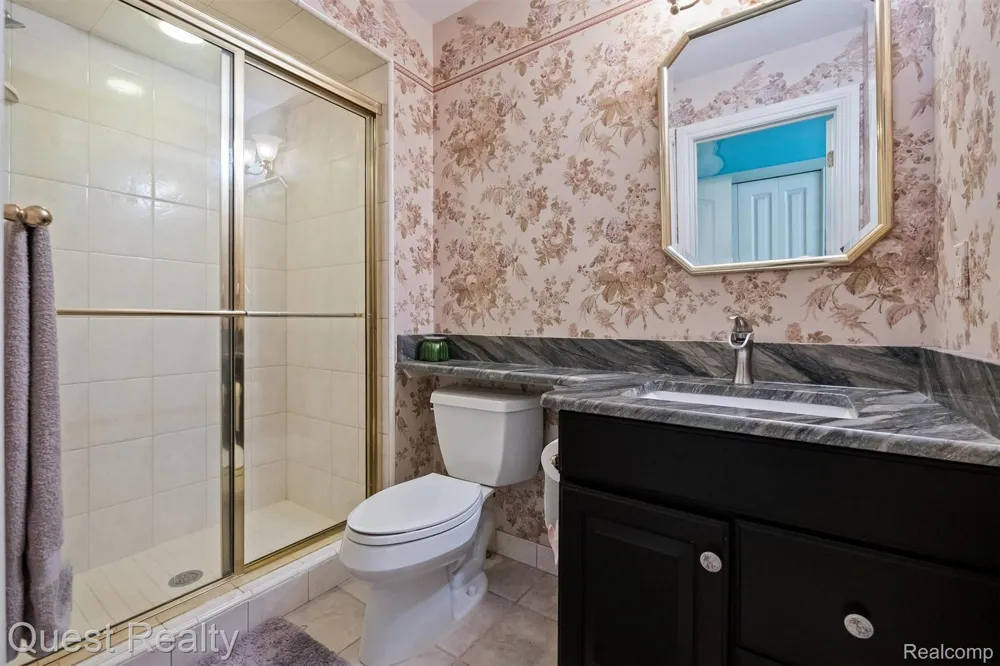56439 Nickelby S Shelby Charter Township, MI 48316