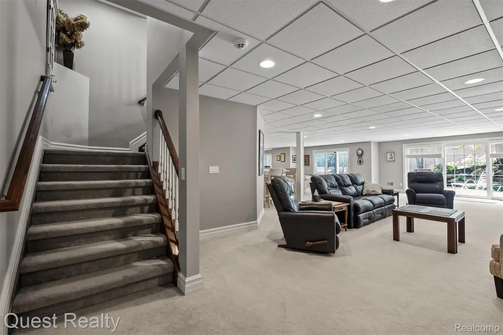 56439 Nickelby S Shelby Charter Township, MI 48316