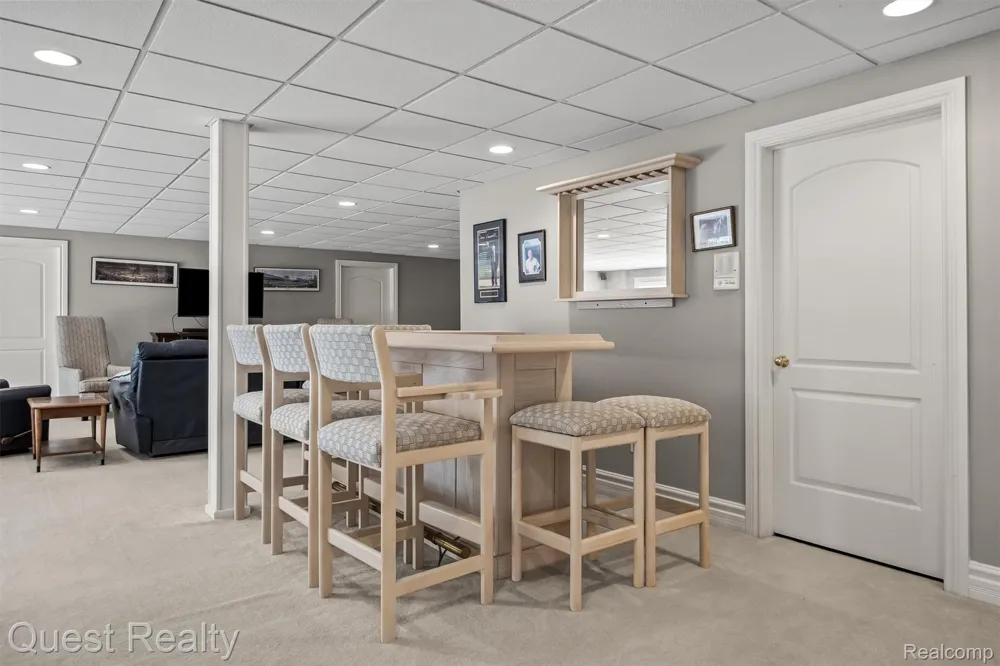 56439 Nickelby S Shelby Charter Township, MI 48316
