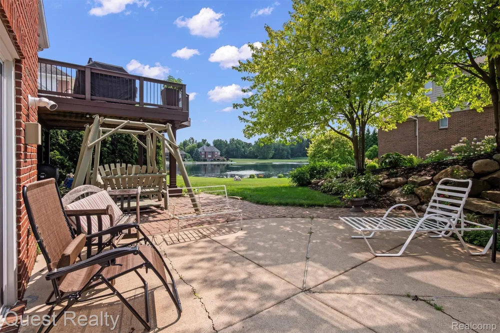 56439 Nickelby S Shelby Charter Township, MI 48316