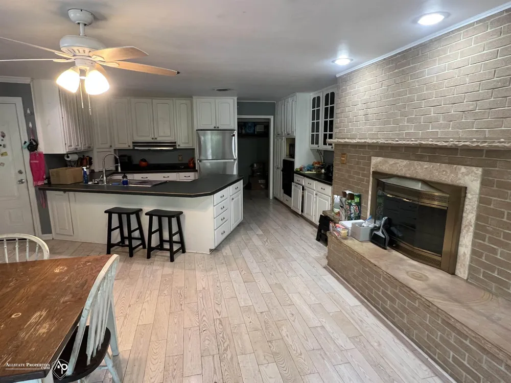 210 Elmwood Drive Davison City, MI 48423