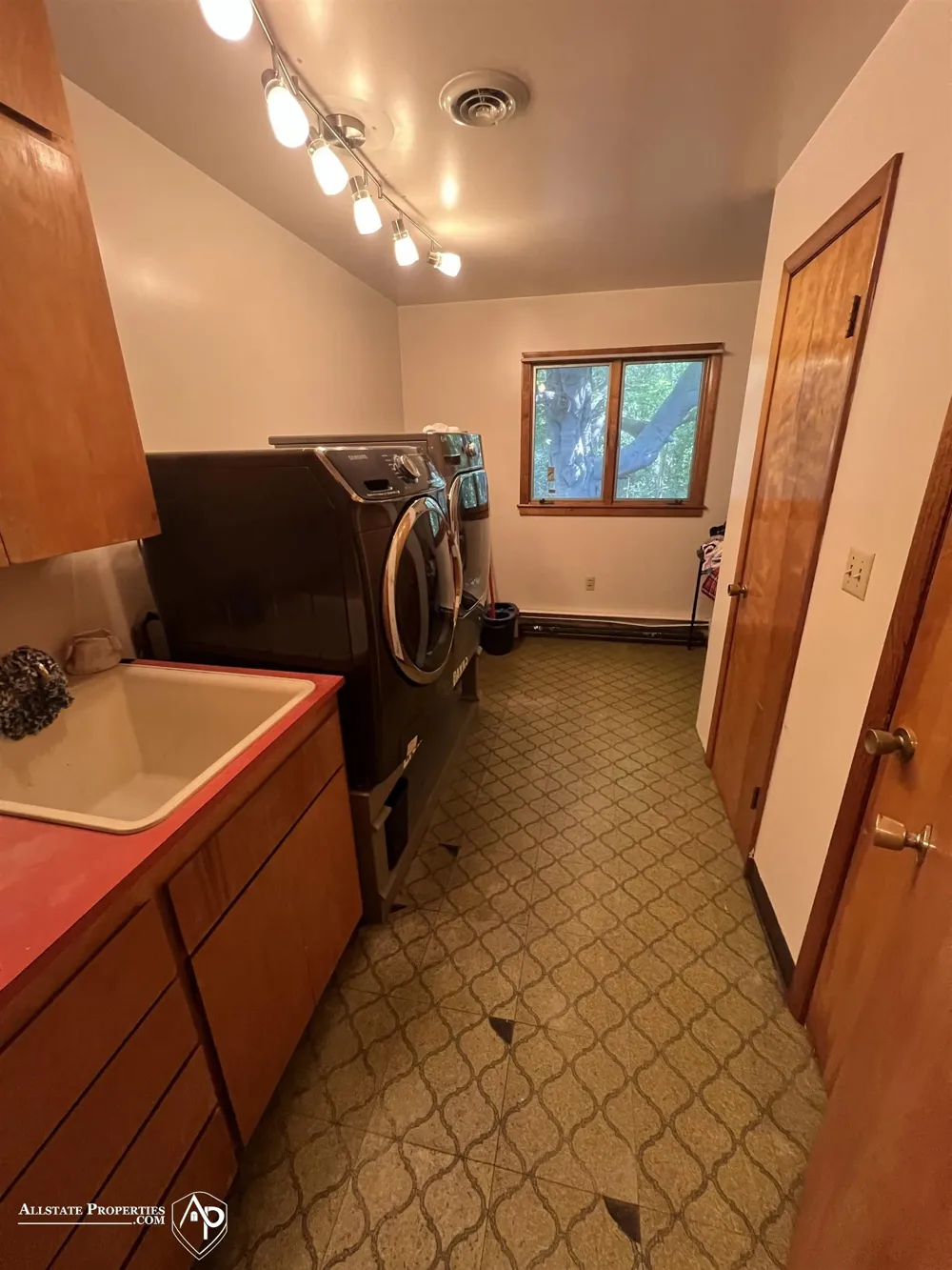 210 Elmwood Drive Davison City, MI 48423