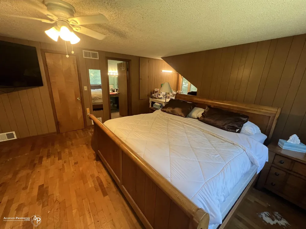 210 Elmwood Drive Davison City, MI 48423