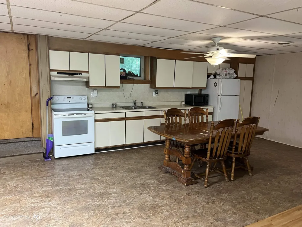 210 Elmwood Drive Davison City, MI 48423