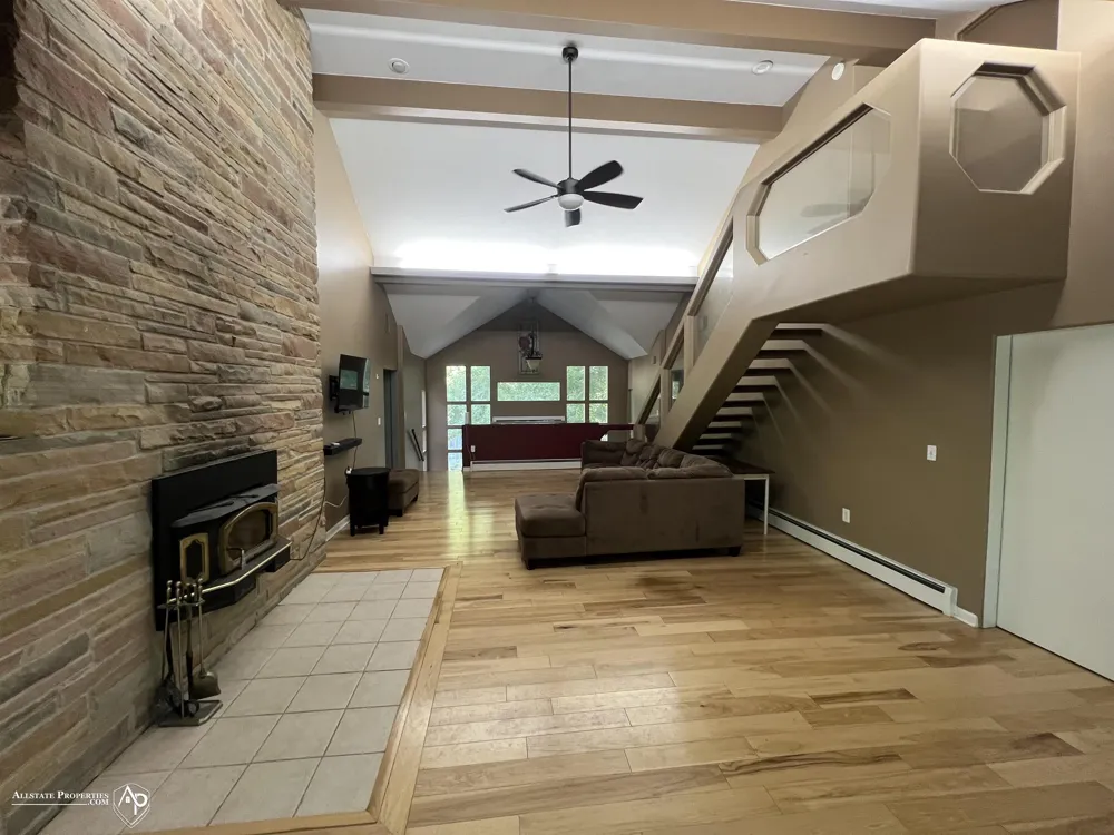 210 Elmwood Drive Davison City, MI 48423
