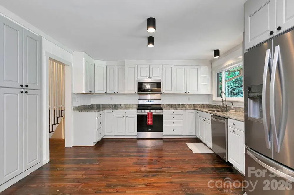 100 Ashton Lane Brevard, NC 28712