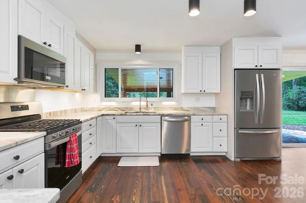 100 Ashton Lane Brevard, NC 28712