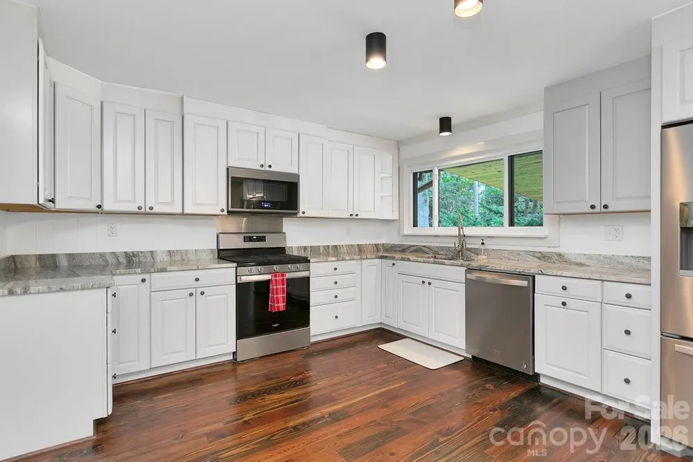 100 Ashton Lane Brevard, NC 28712