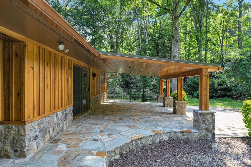 100 Ashton Lane Brevard, NC 28712