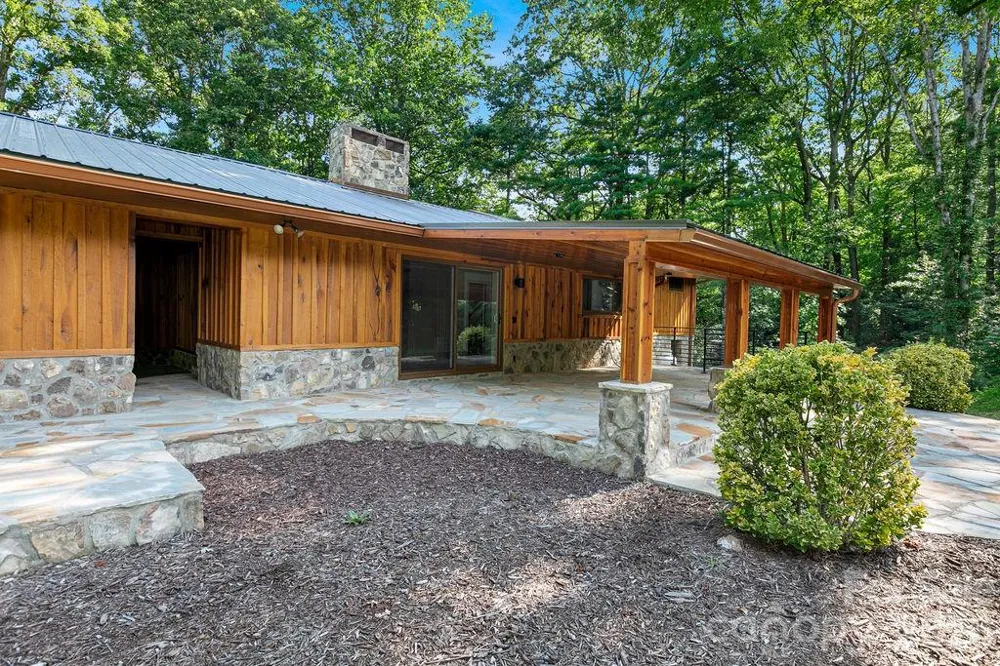 100 Ashton Lane Brevard, NC 28712