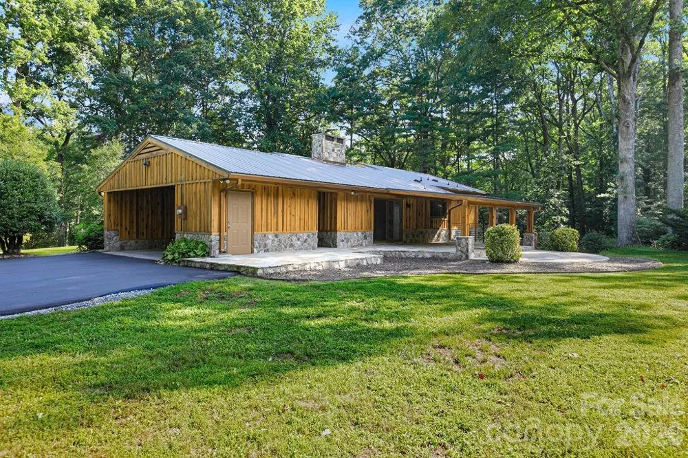 100 Ashton Lane Brevard, NC 28712