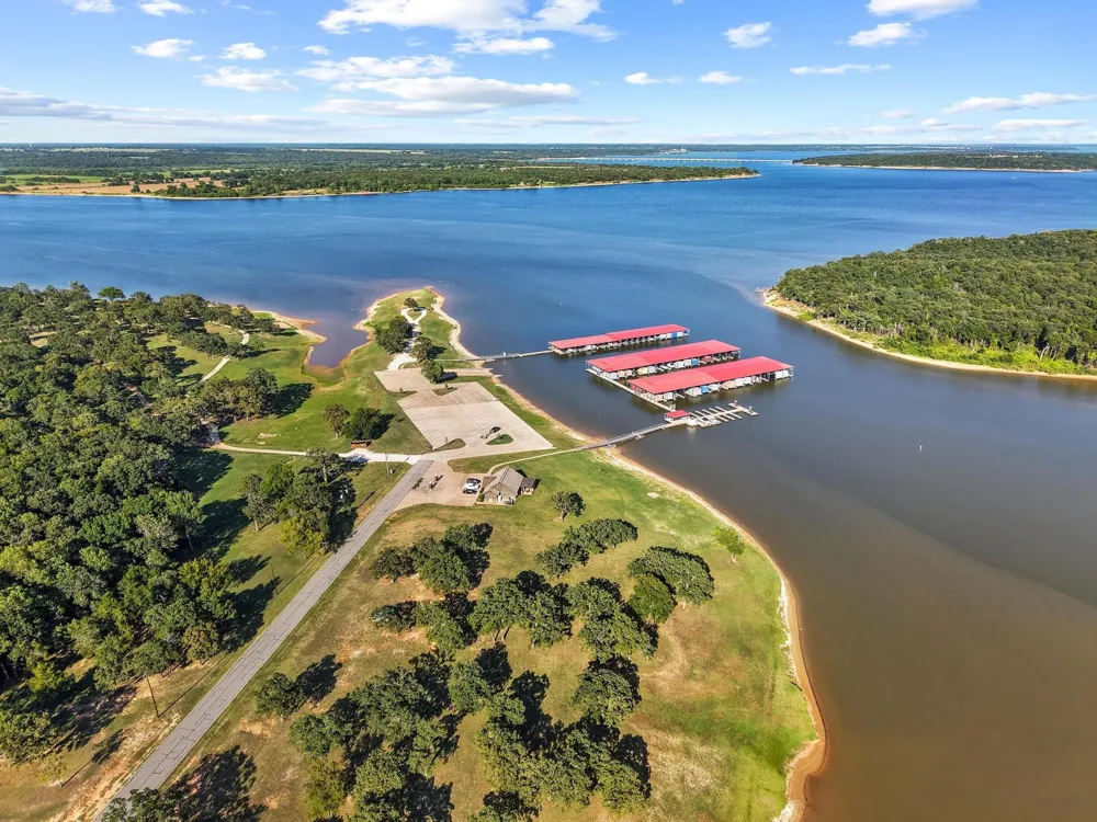 208 Castlewood Street Gordonville, TX 76245