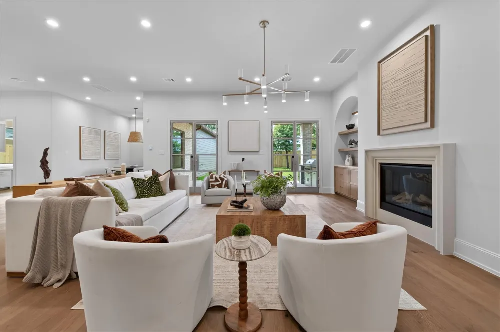 515 W 33rd Street Houston, TX 77018