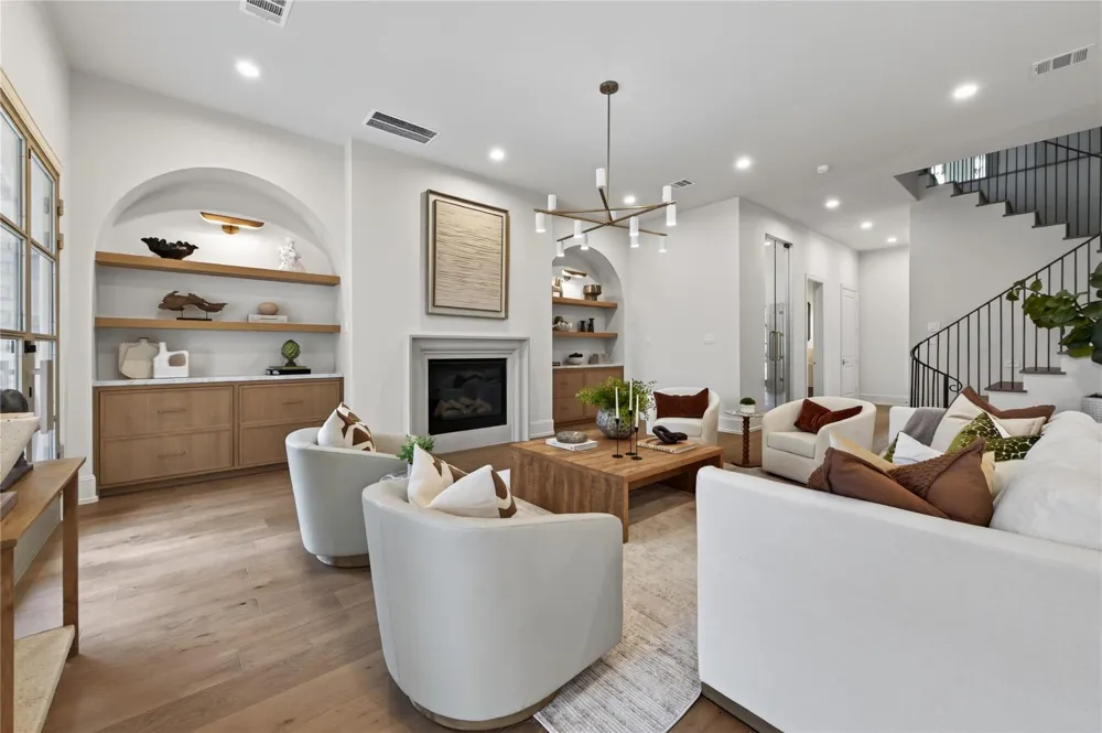 515 W 33rd Street Houston, TX 77018