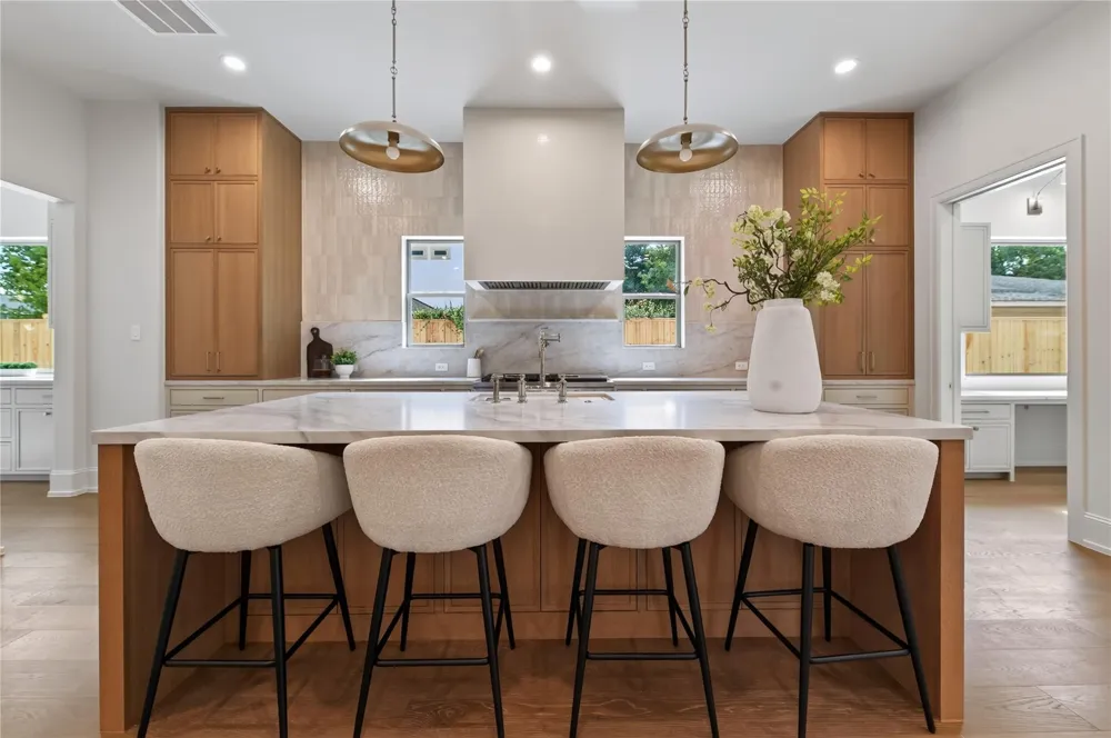 515 W 33rd Street Houston, TX 77018