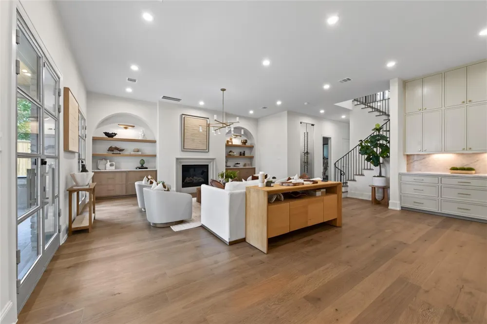 515 W 33rd Street Houston, TX 77018