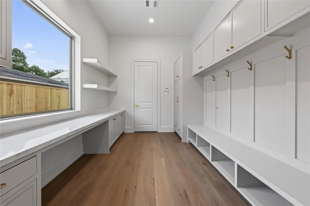 515 W 33rd Street Houston, TX 77018