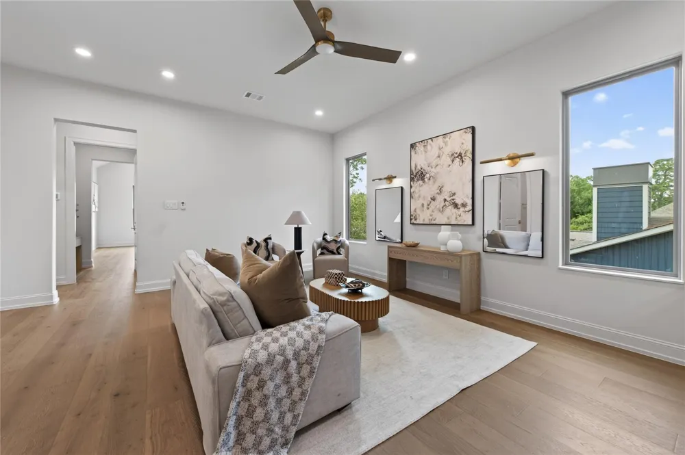 515 W 33rd Street Houston, TX 77018