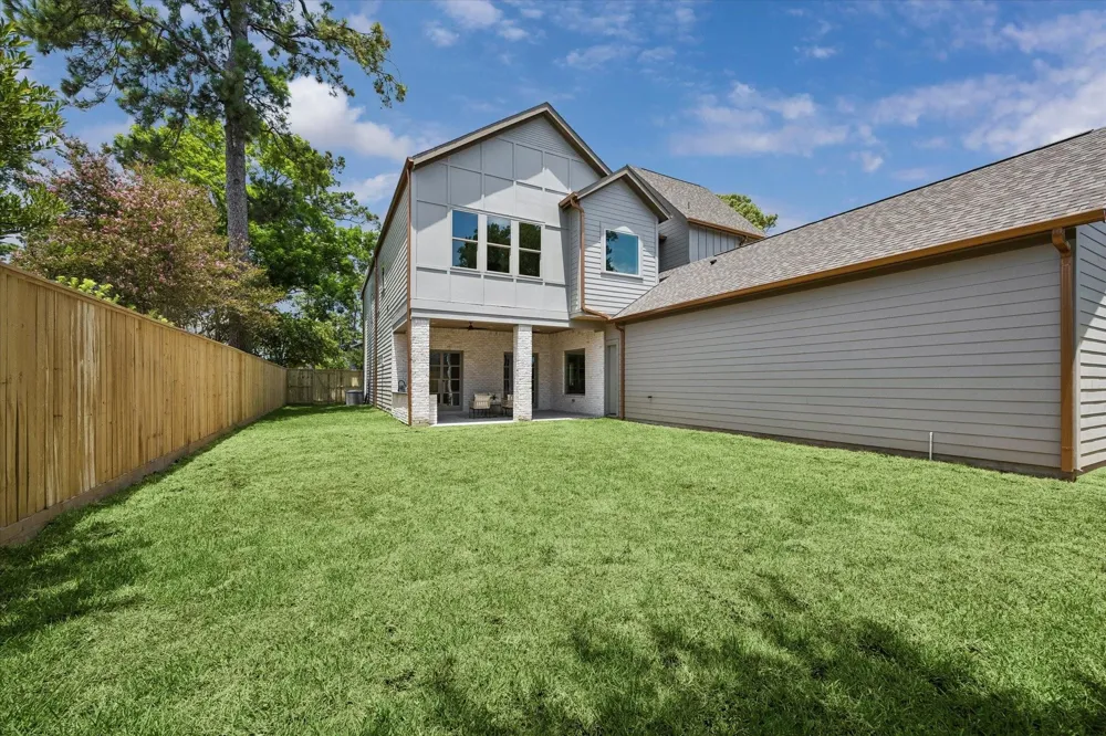 515 W 33rd Street Houston, TX 77018