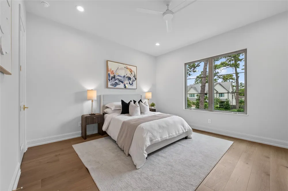 515 W 33rd Street Houston, TX 77018