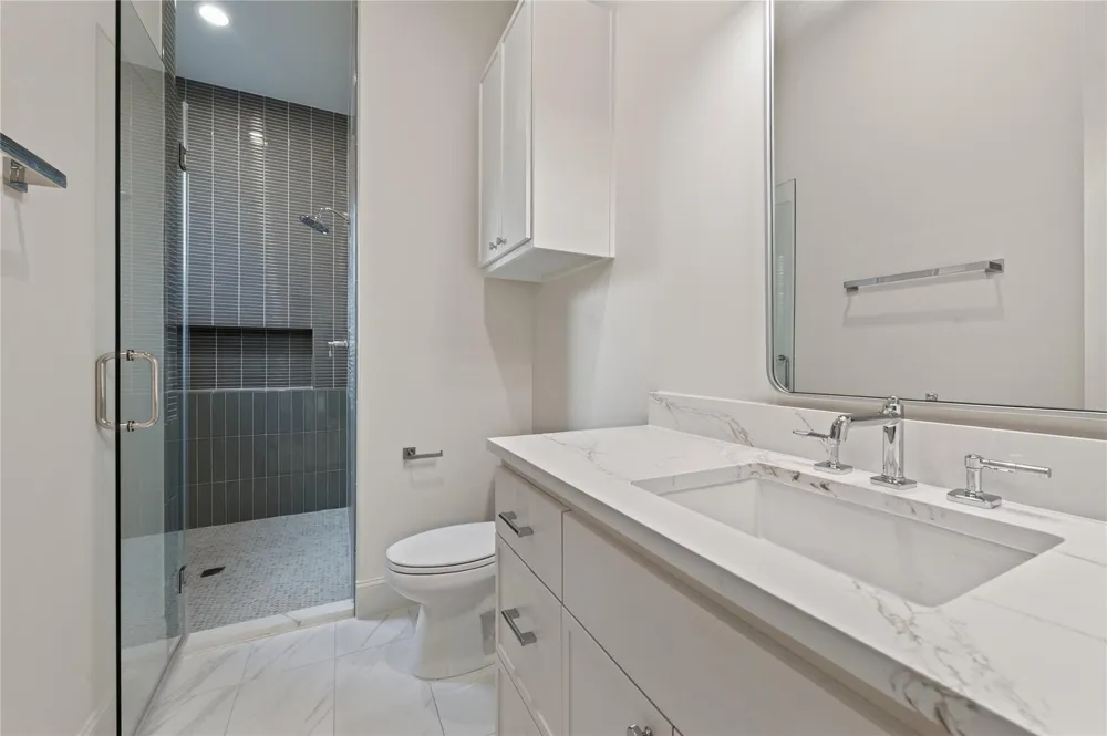515 W 33rd Street Houston, TX 77018