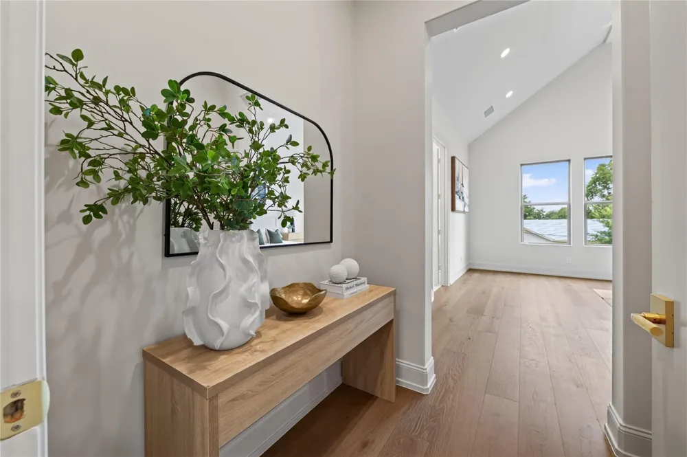 515 W 33rd Street Houston, TX 77018