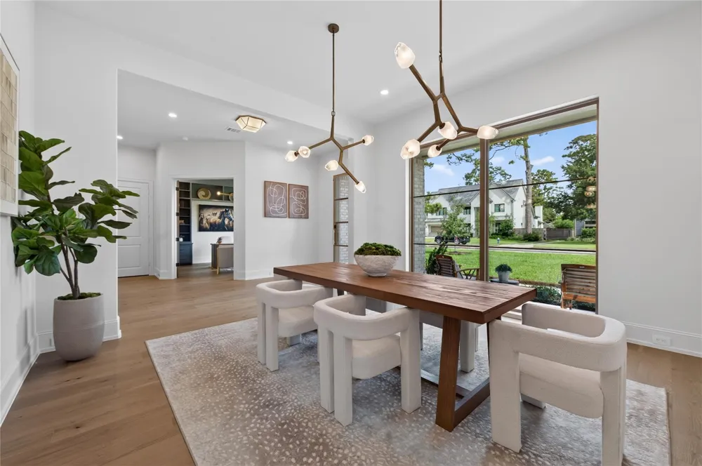 515 W 33rd Street Houston, TX 77018