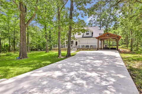 561 Royale Greens Drive