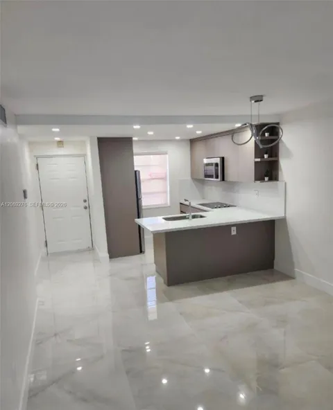 9440 Fontainebleau Blvd #508
