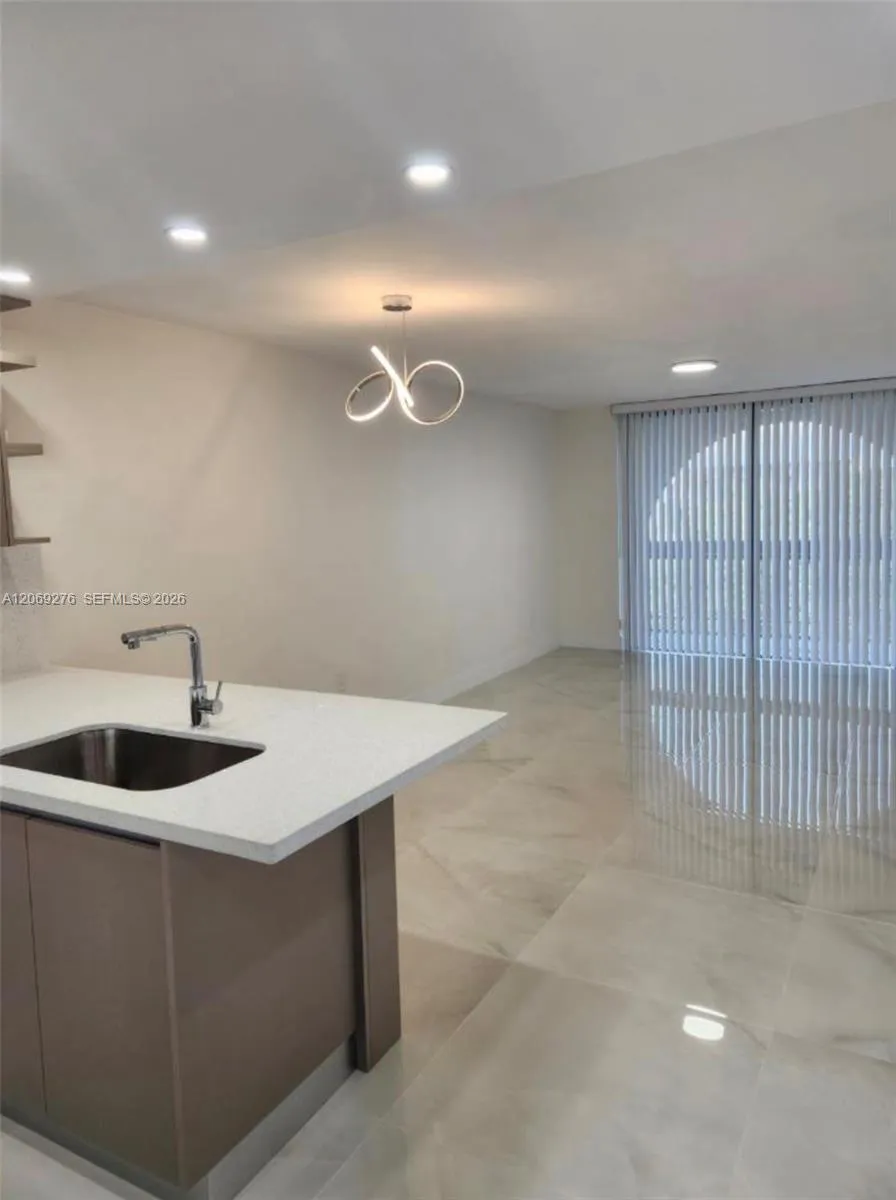 9440 Fontainebleau Blvd #508 Miami, FL 33172