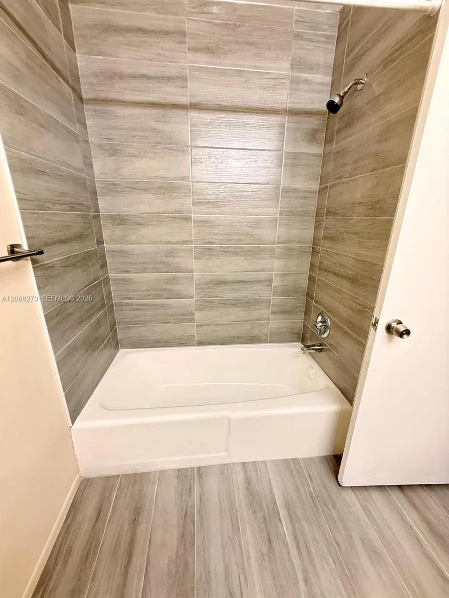 3301 Raleigh St #4D Hollywood, FL 33021