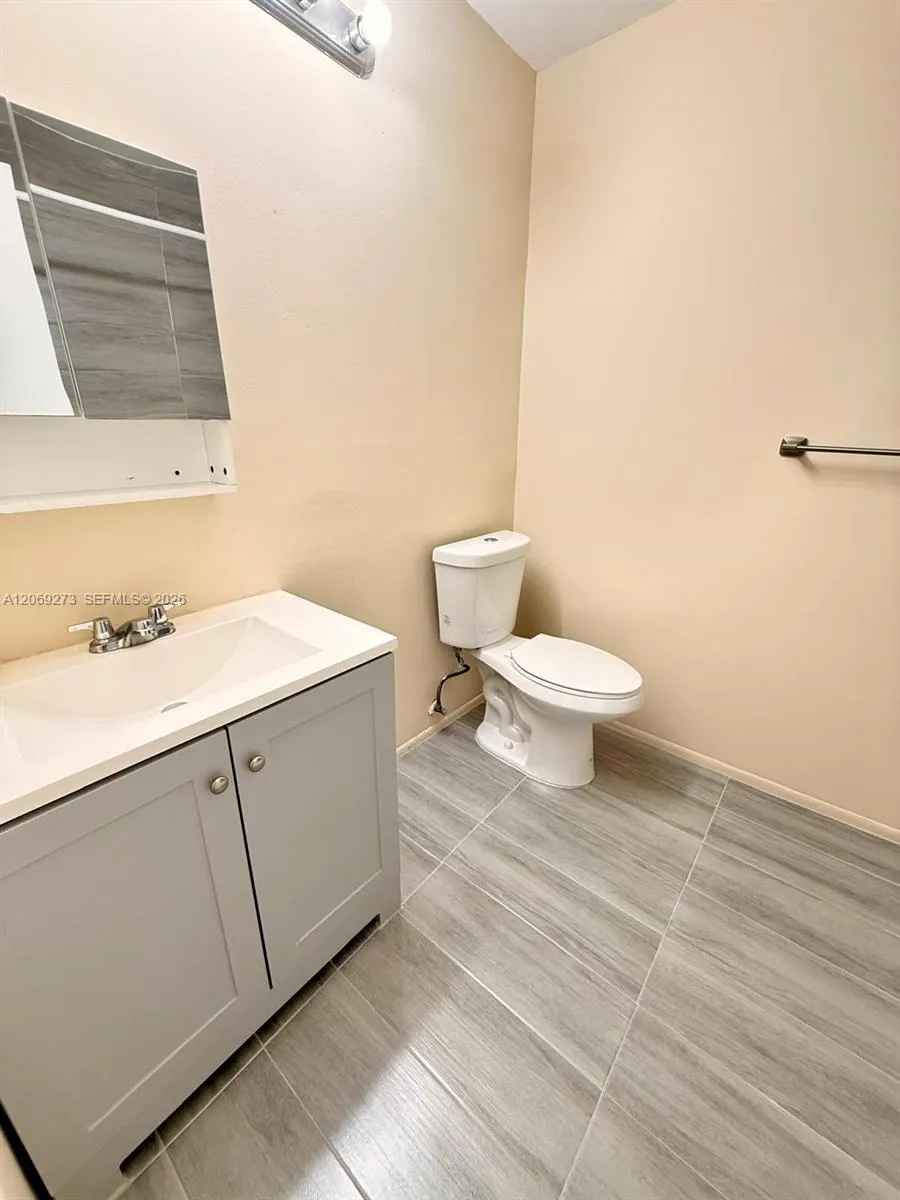 3301 Raleigh St #4D Hollywood, FL 33021