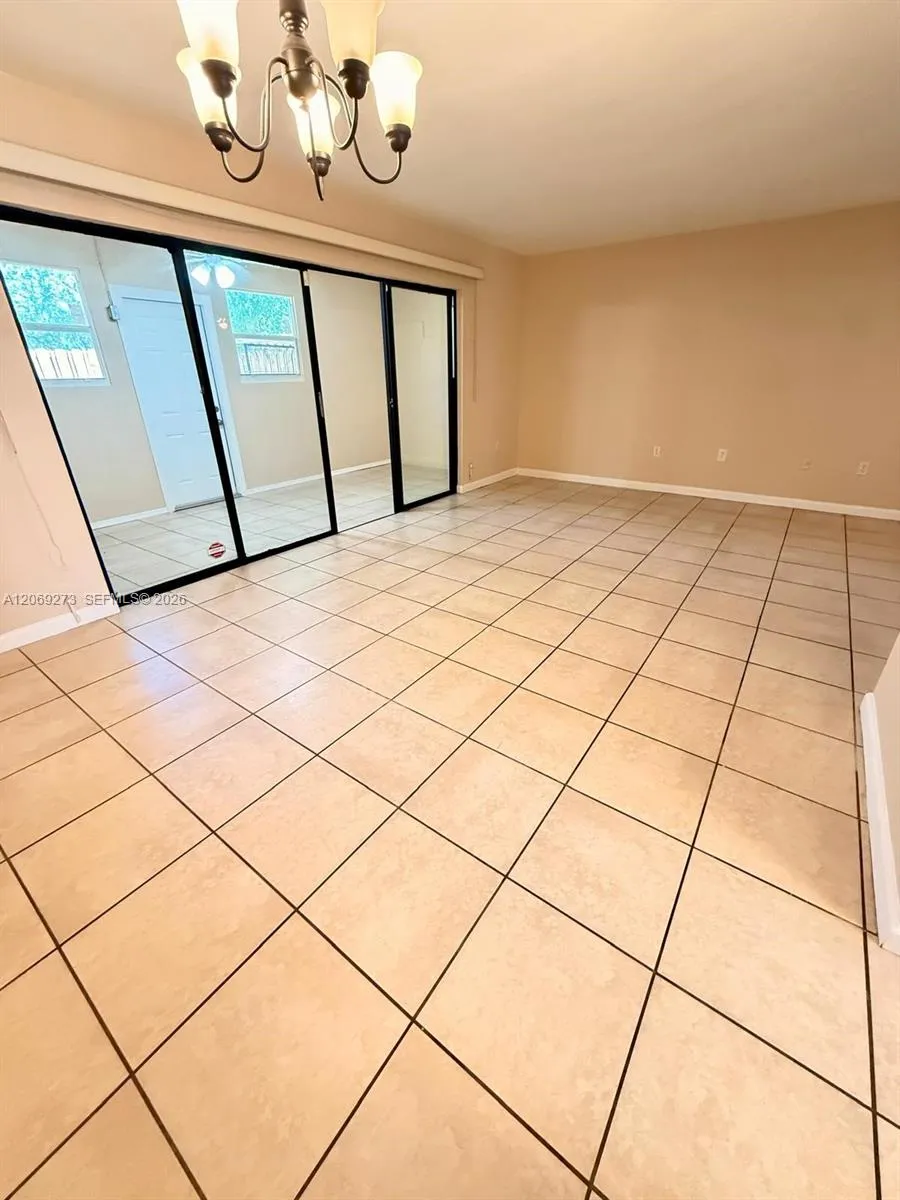 3301 Raleigh St #4D Hollywood, FL 33021