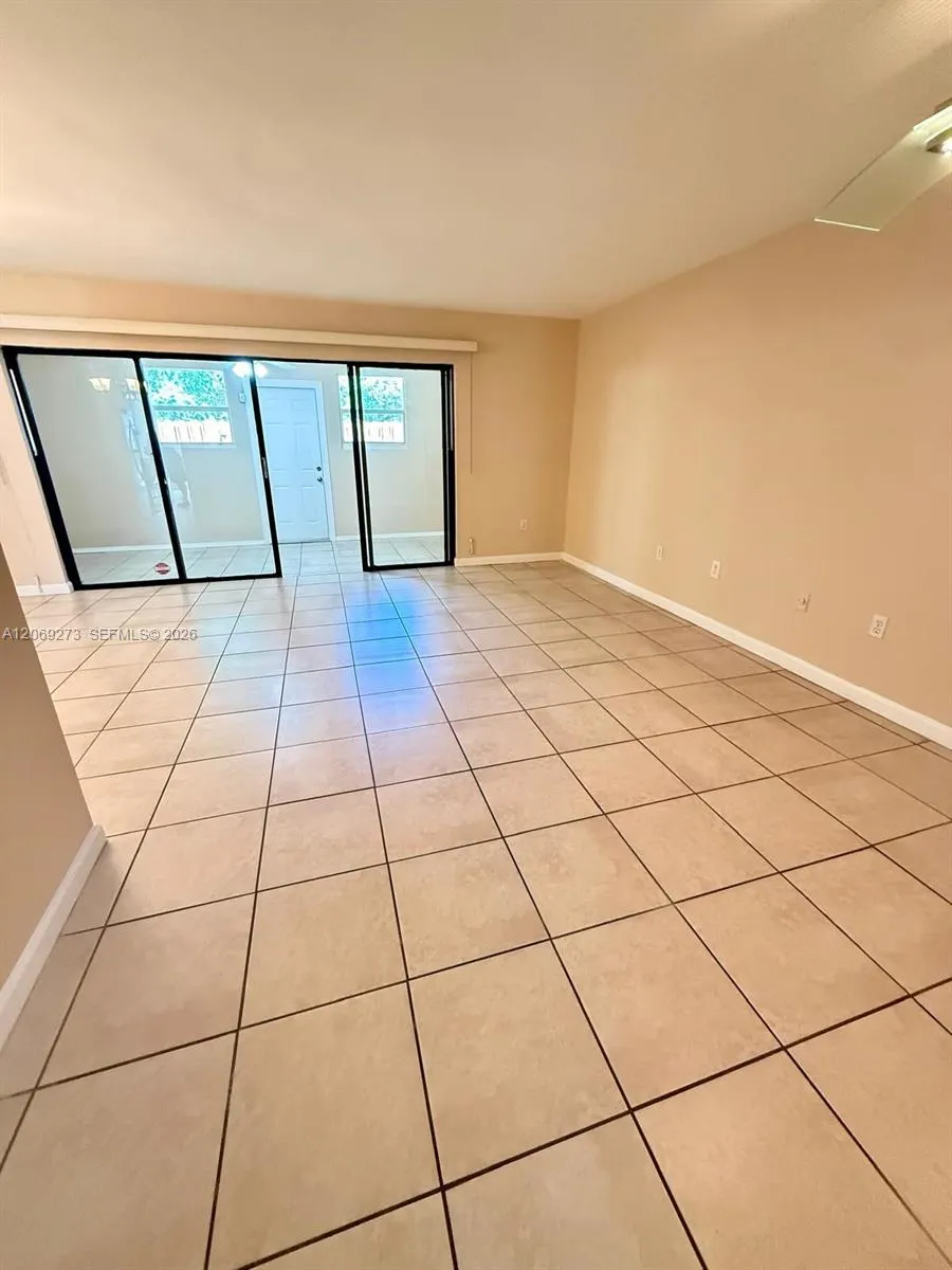 3301 Raleigh St #4D Hollywood, FL 33021