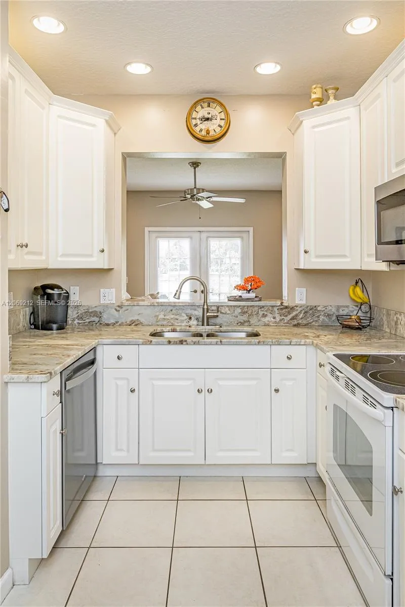 1647 Hawthorne Pl Wellington, FL 33414