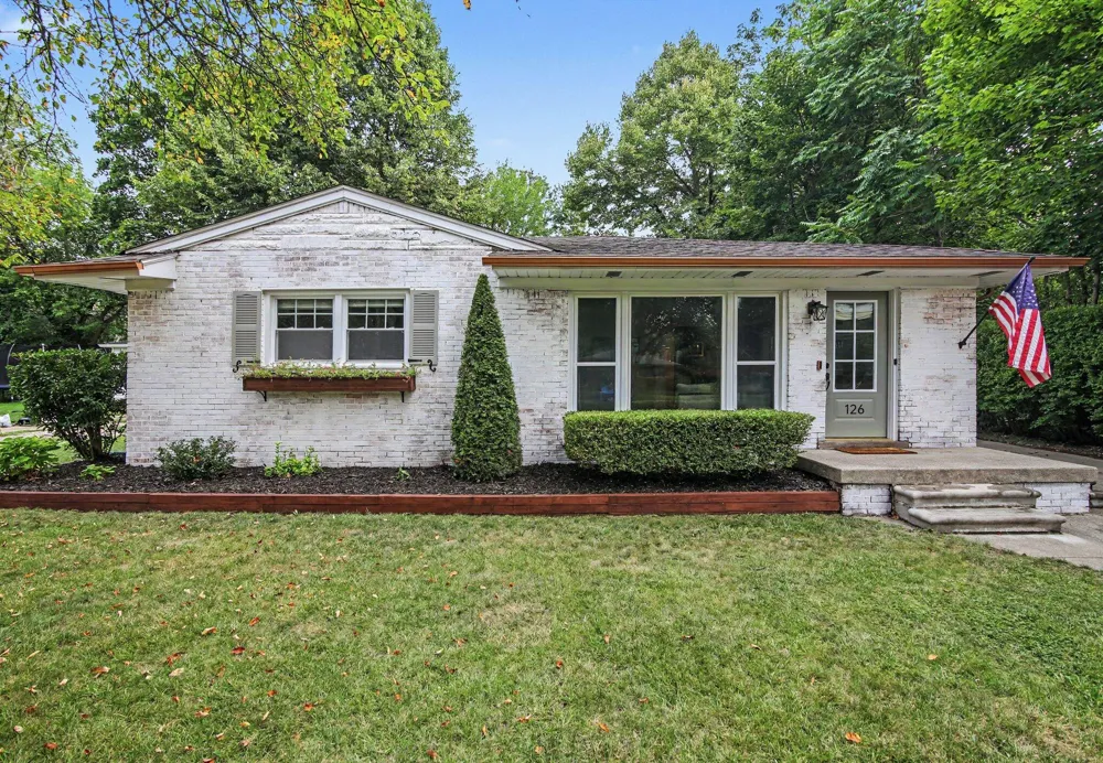 126 Pleasant Ridge Drive Saline, MI 48176