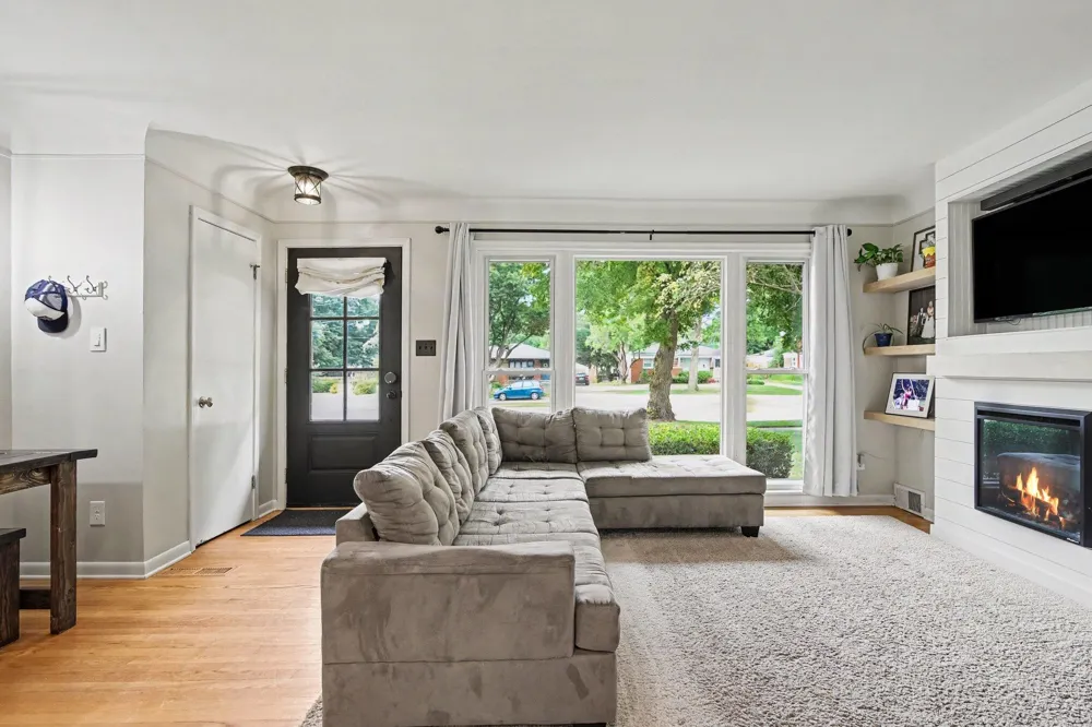 126 Pleasant Ridge Drive Saline, MI 48176