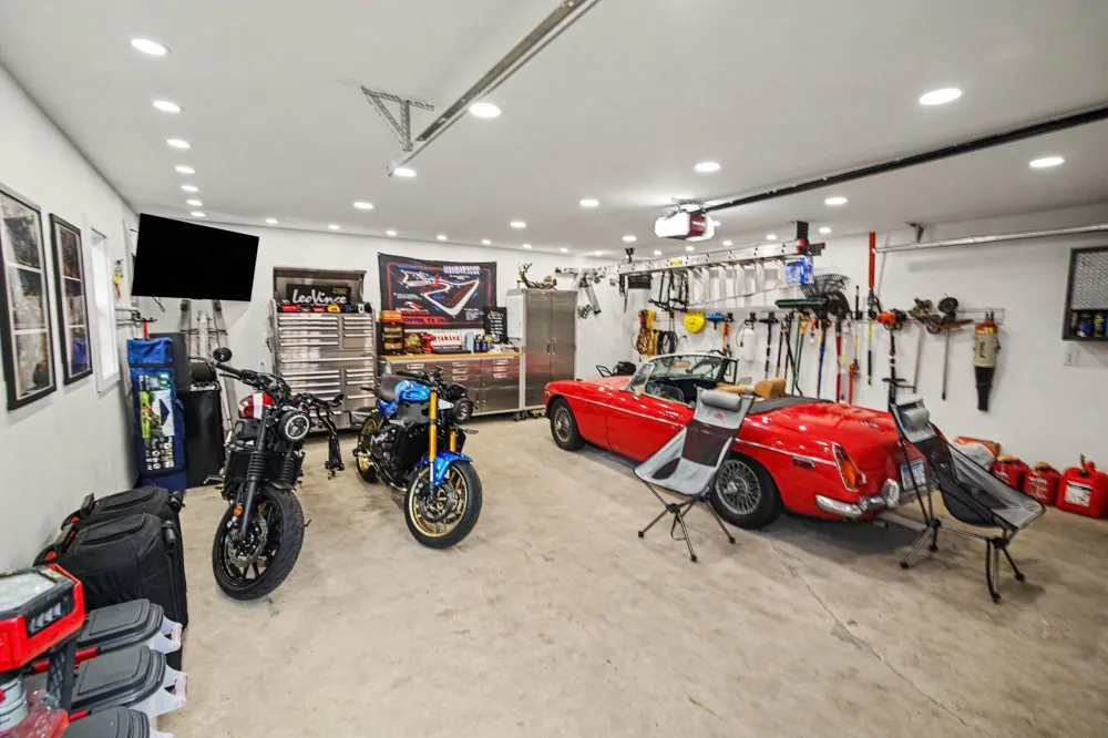 126 Pleasant Ridge Drive Saline, MI 48176
