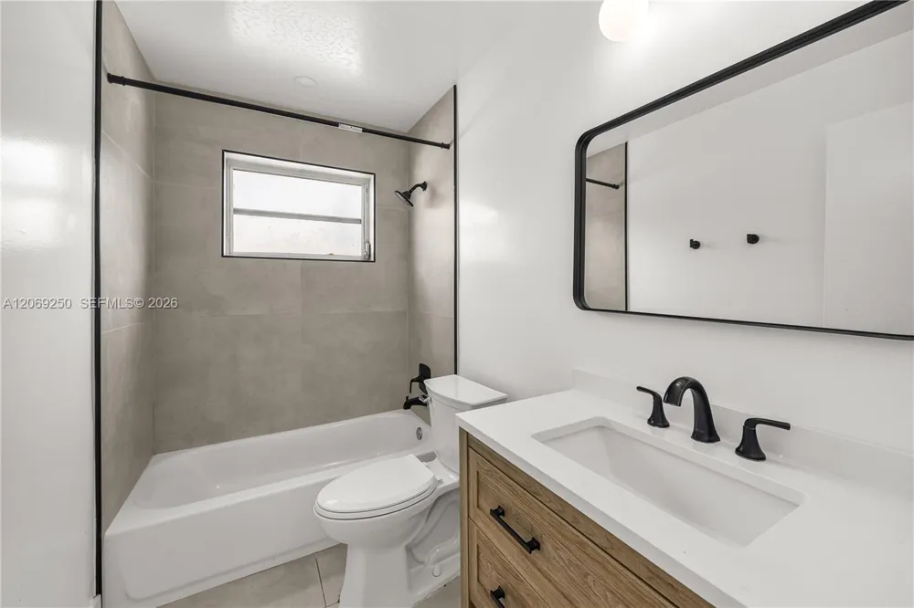 2418 Polk St #102 Hollywood, FL 33020